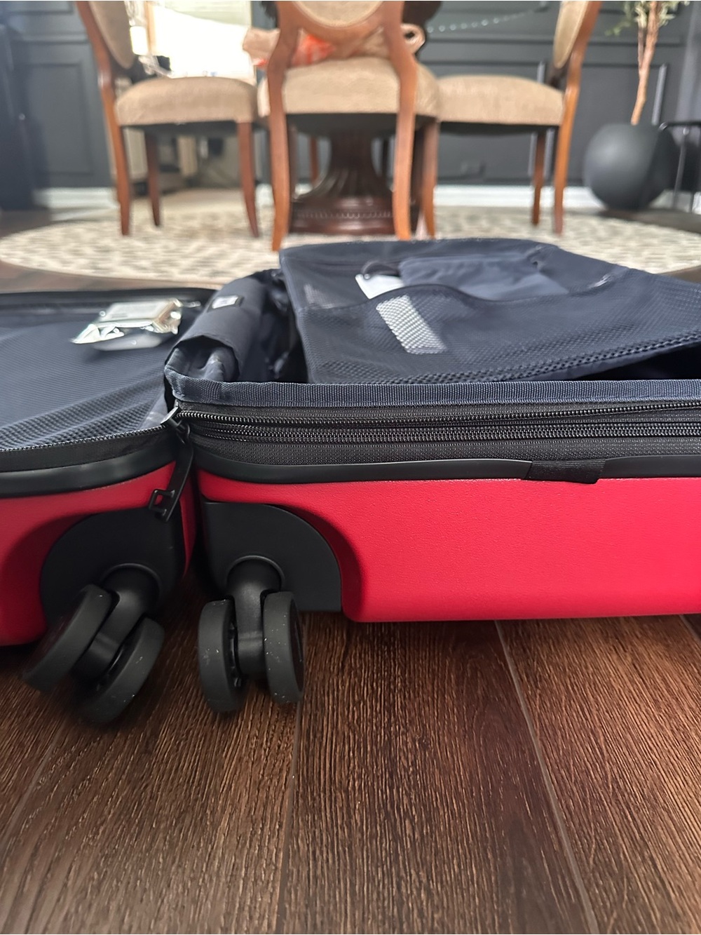 Away The Carry-On Flex – Red (Includes dust bag) - Picture 5 of 11